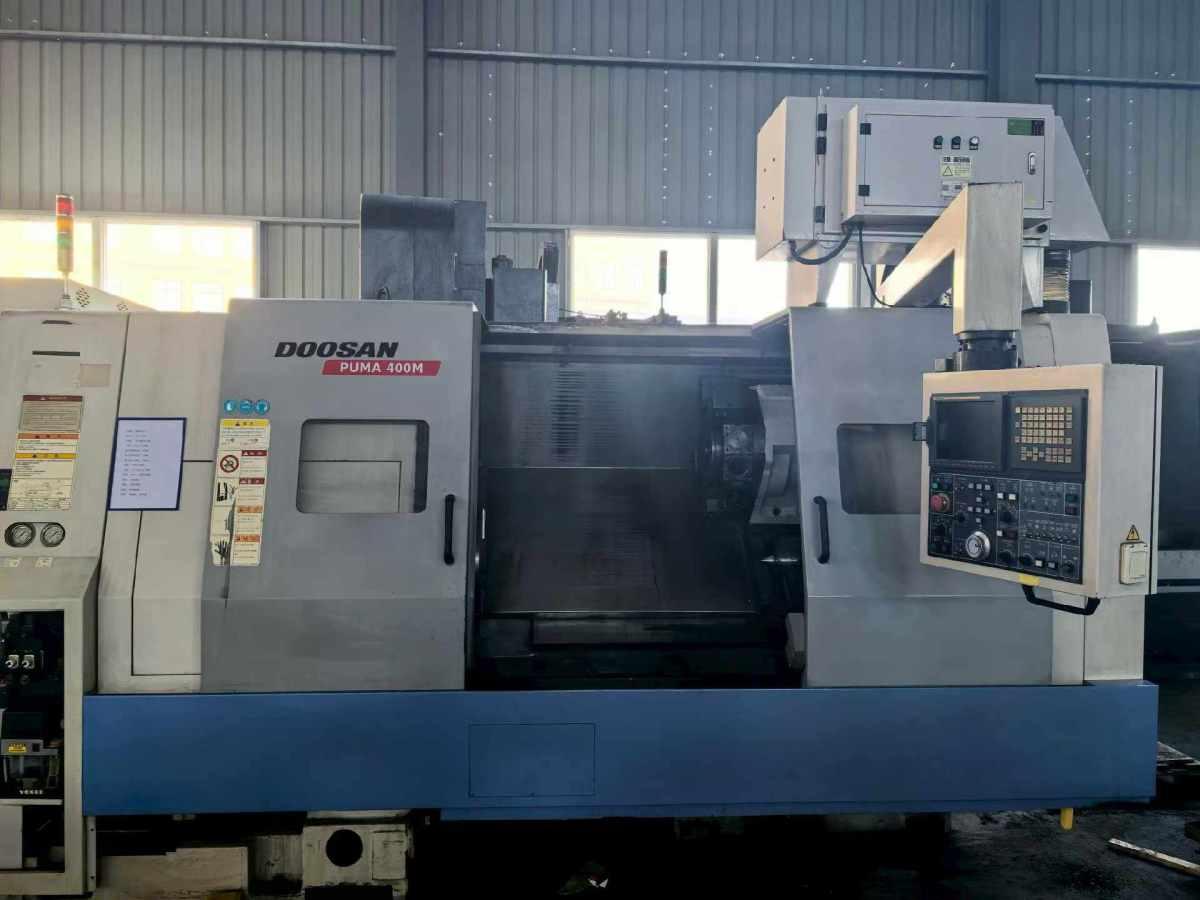 DOOSAN - PUMA400M