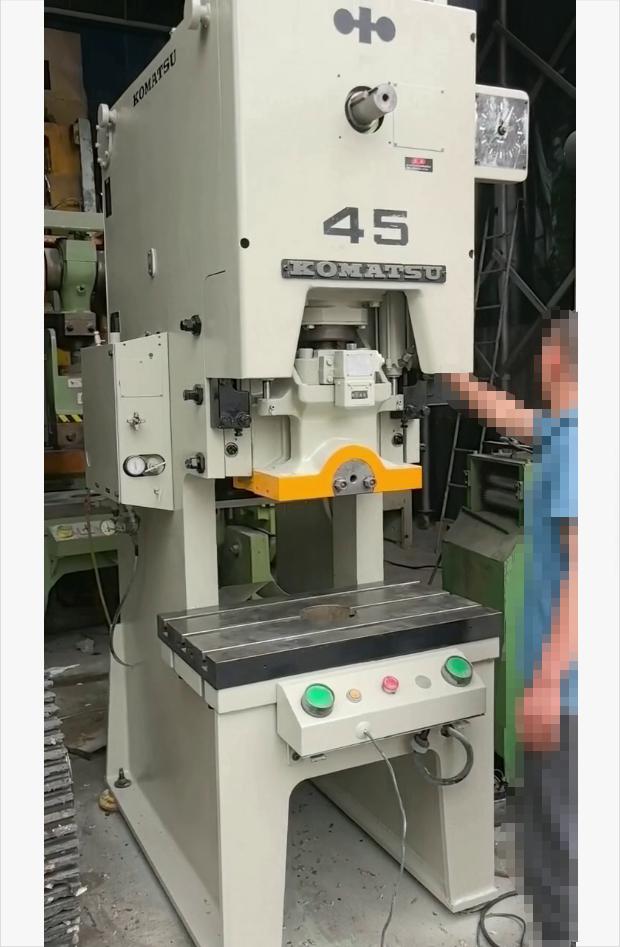 Komatsu - OBS 45-2