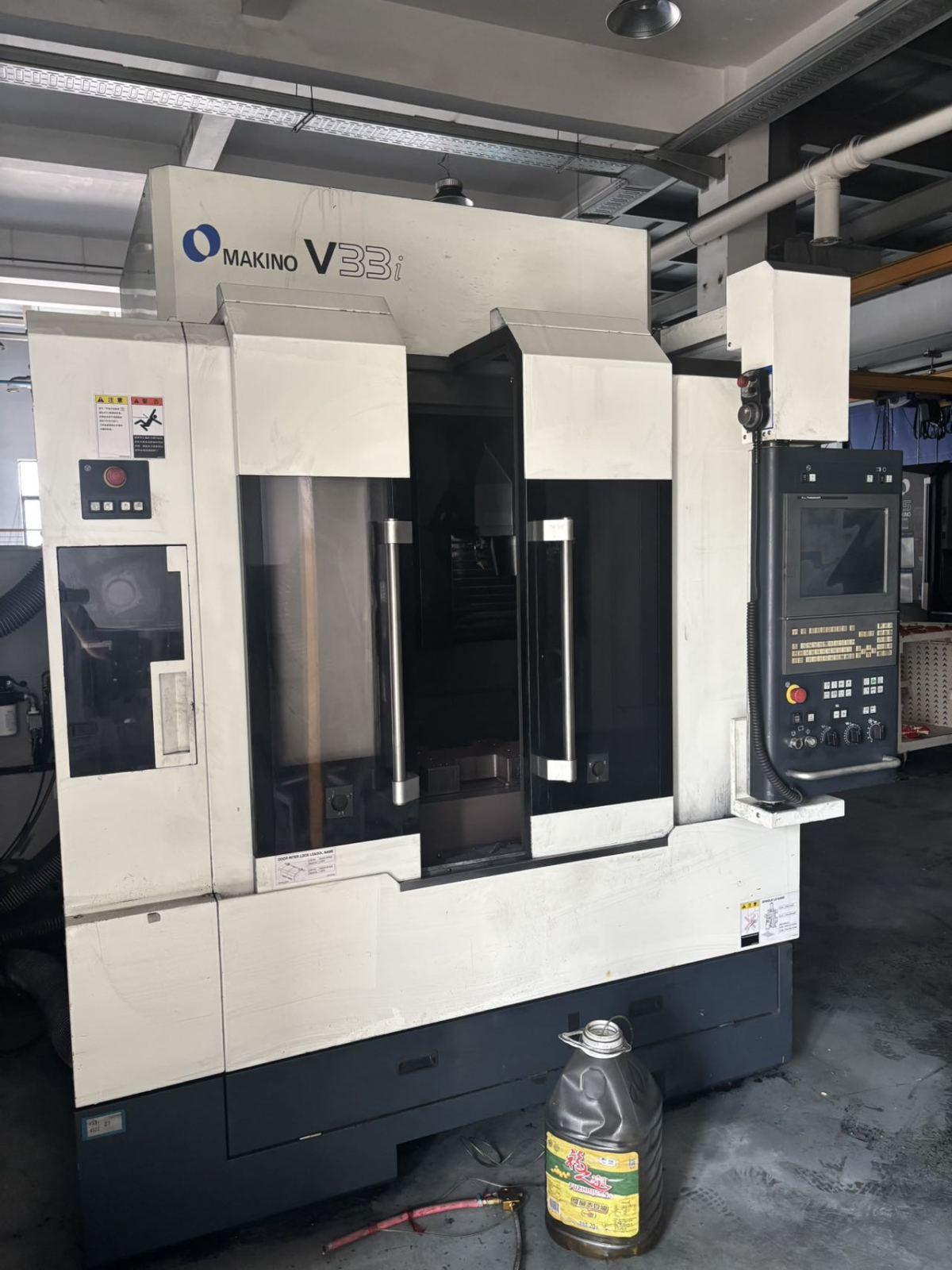 Makino - V33i
