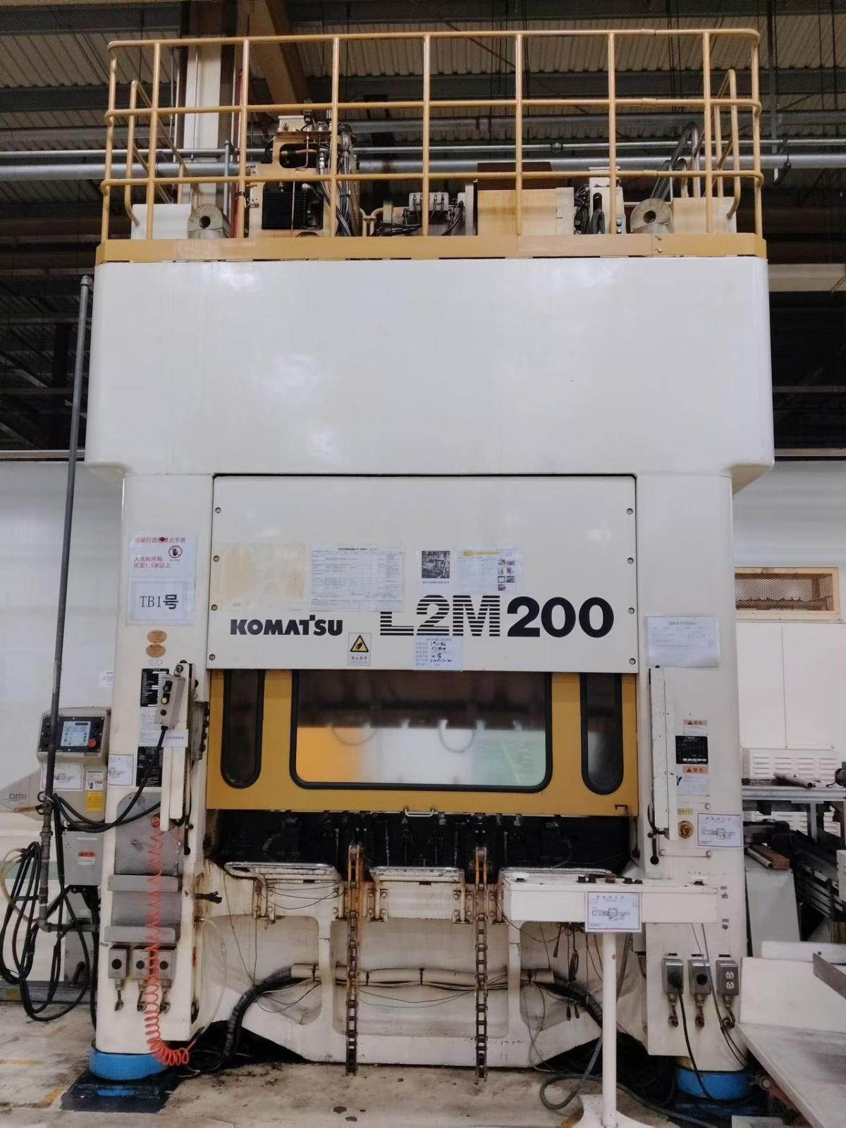 Komatsu - L2M200-3BM	
