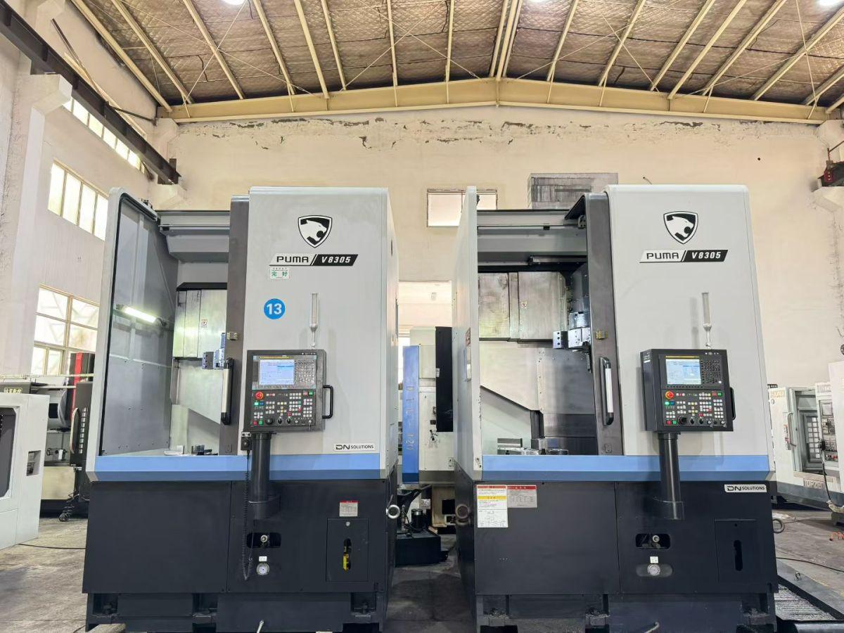 DOOSAN - PUMA V8305 