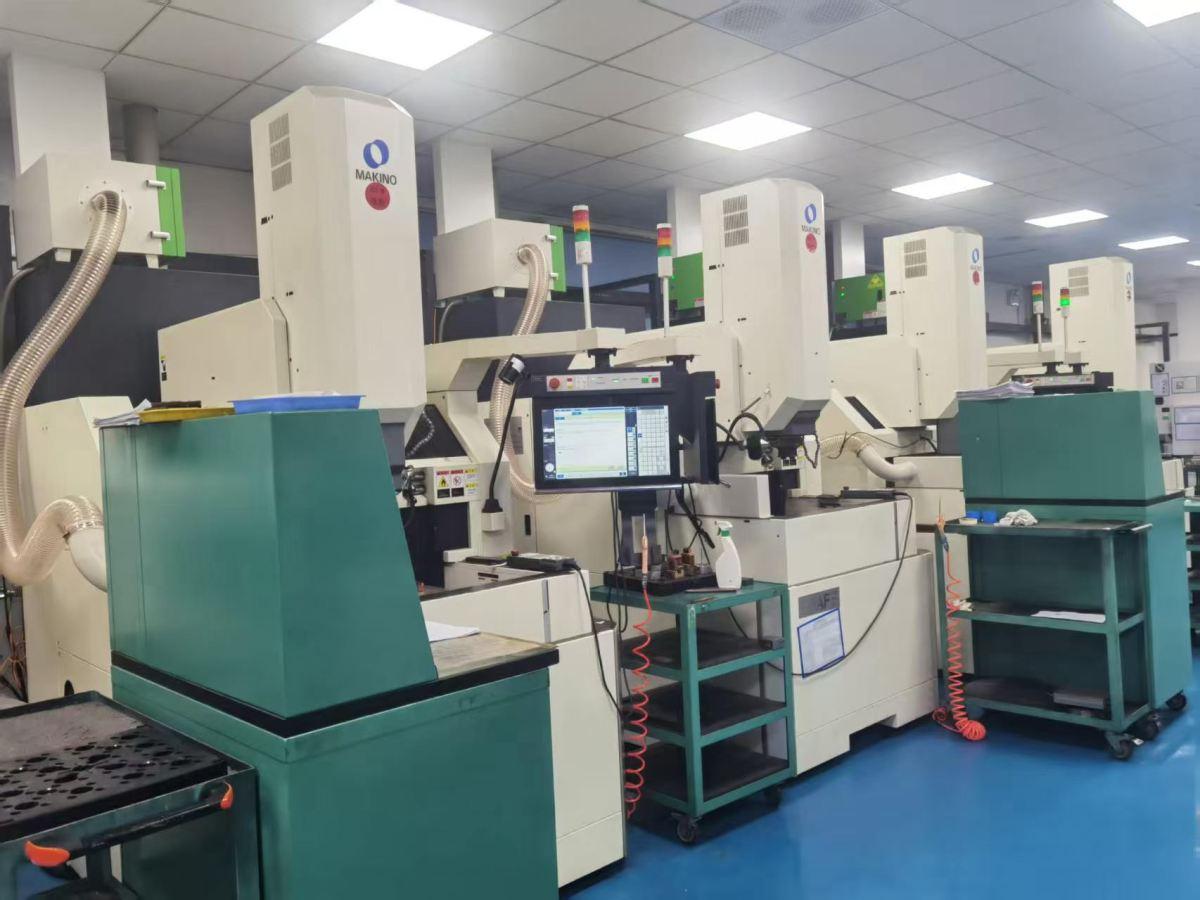 Makino - EDAF3