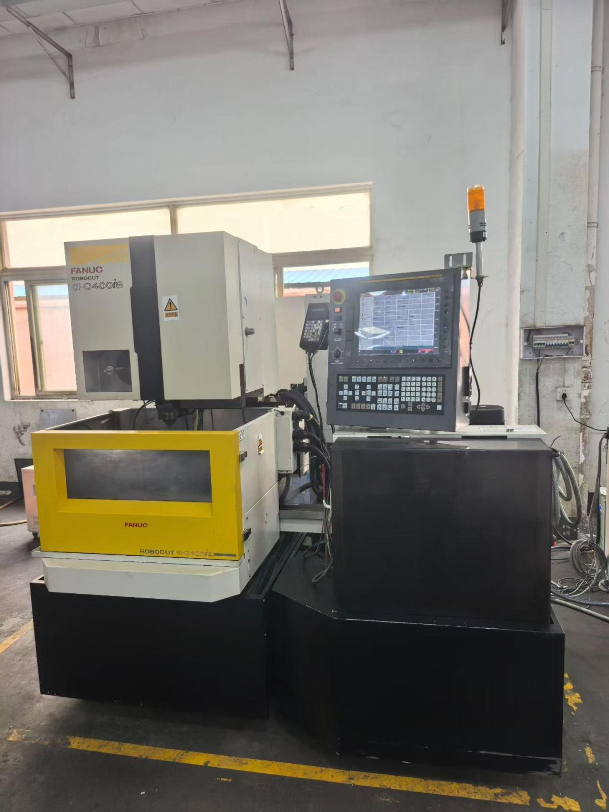 Fanuc - ROBOCUT α-C400iB