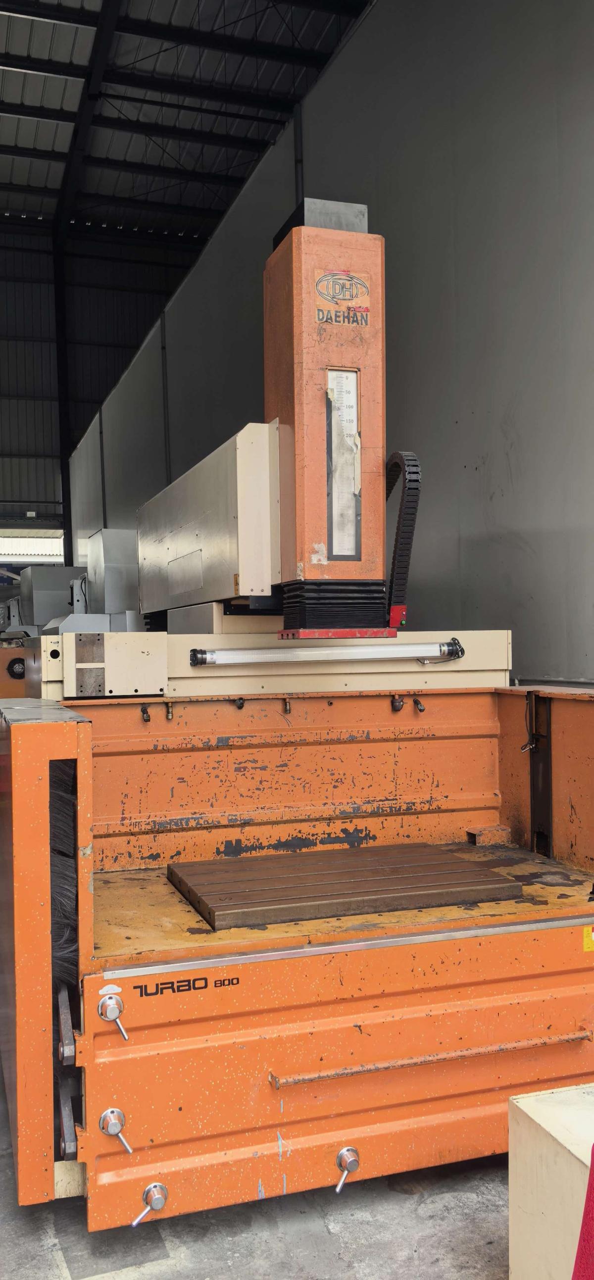 DAE HAN - 800CNC