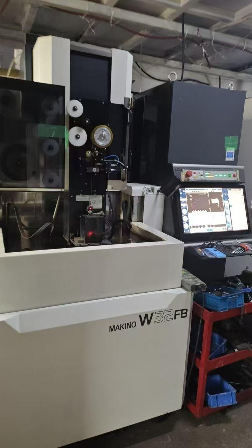 Makino - W32FB
